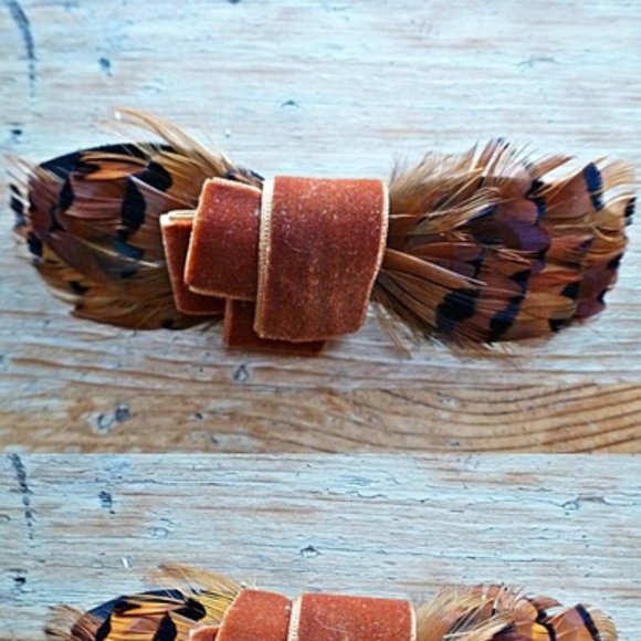 Emin + Paul Glam Feathered Velvet Hair Clip - Picture 3 of 8